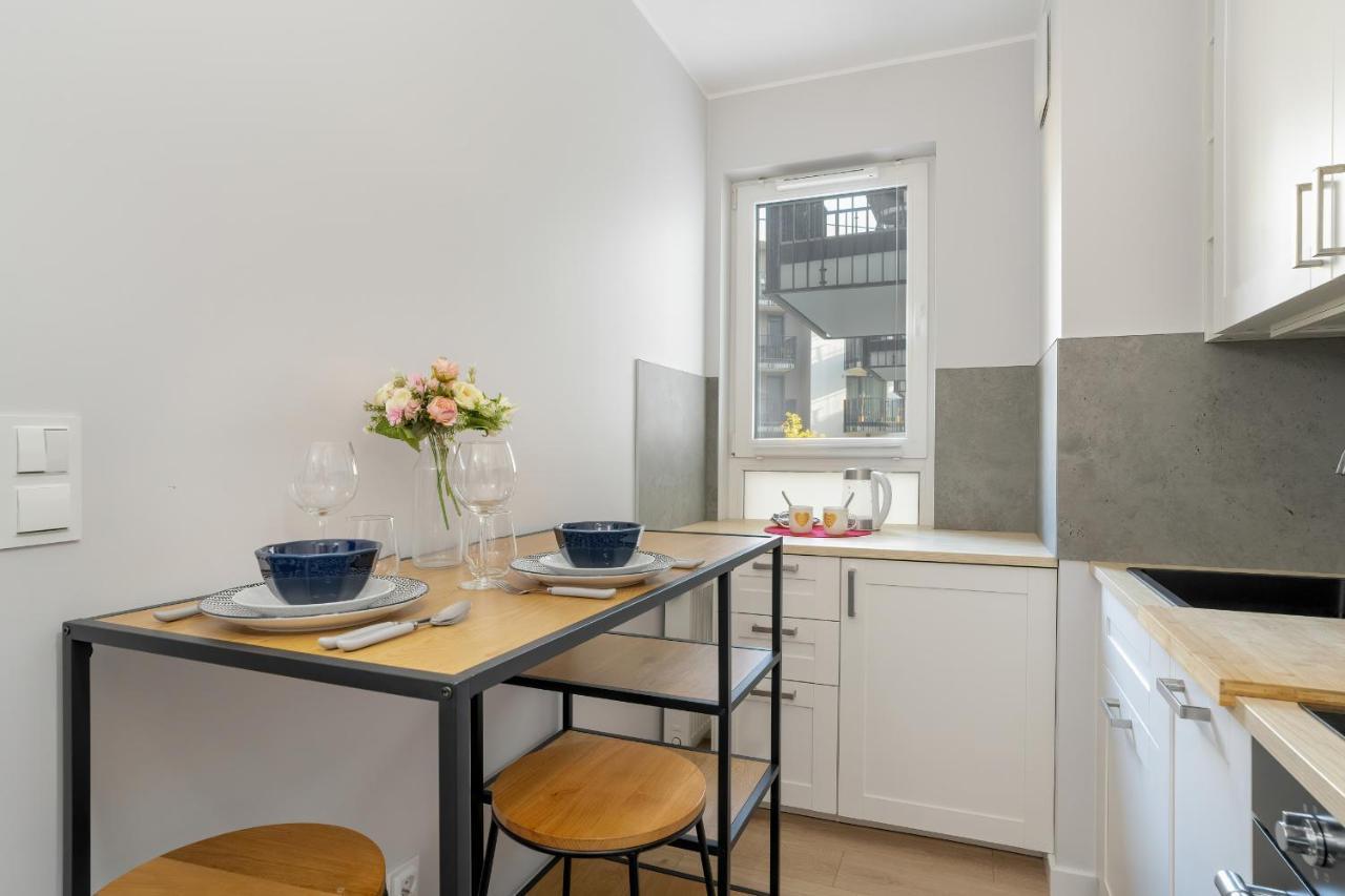 Stylish & Comfy Garbary Apartments With Parking By Noclegi Renters Posen Exterior foto