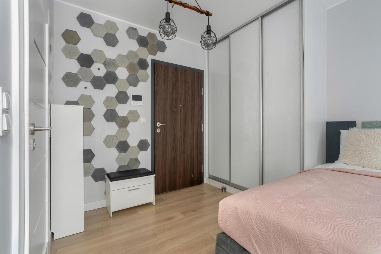 Stylish & Comfy Garbary Apartments With Parking By Noclegi Renters Posen Exterior foto