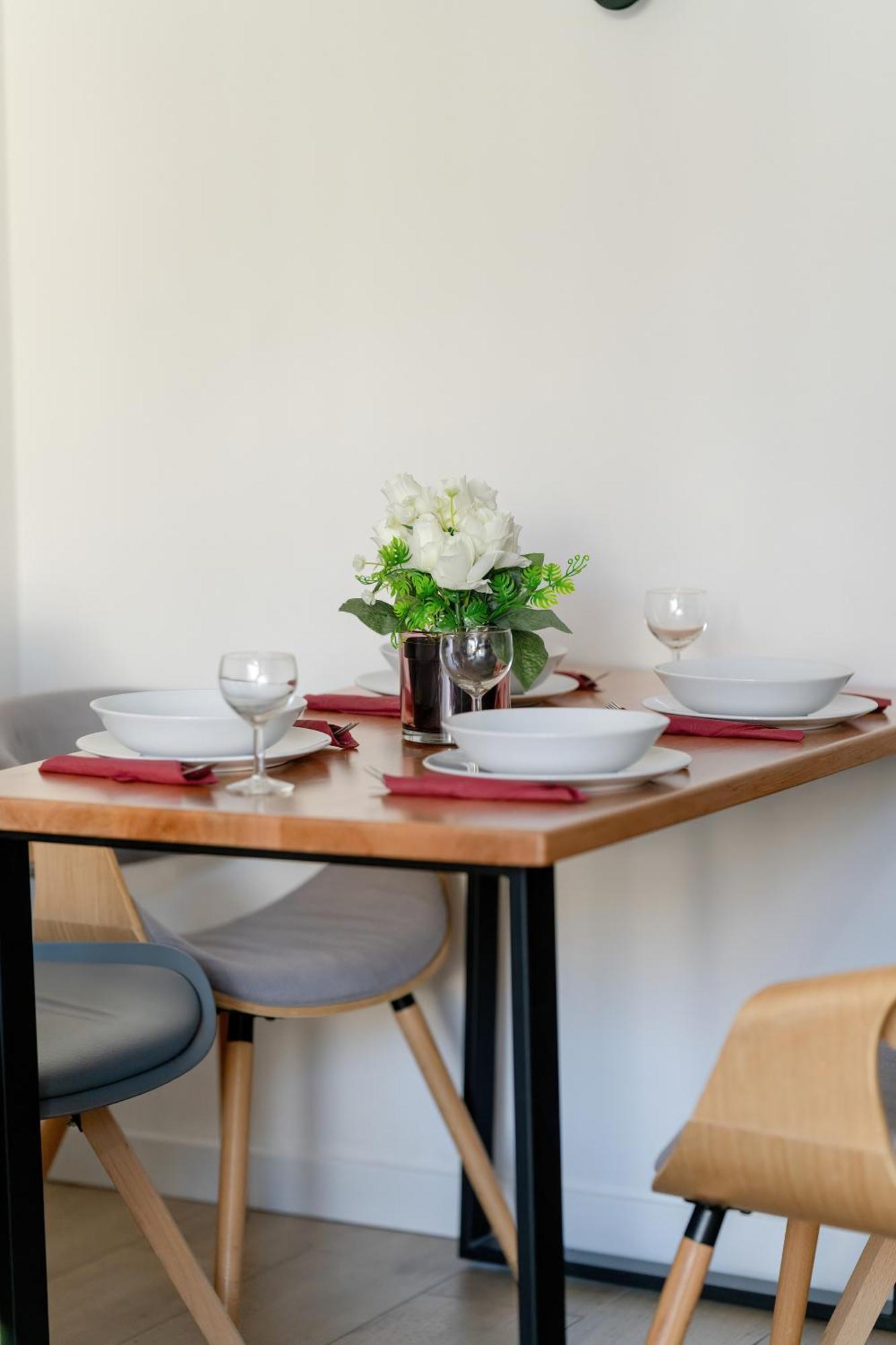 Stylish & Comfy Garbary Apartments With Parking By Noclegi Renters Posen Exterior foto